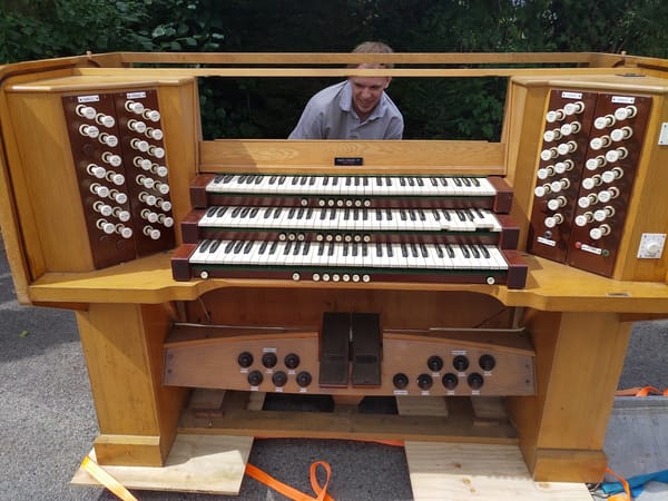 Digitising a 3 Manual Compton-Makin Organ: Part 3 - Replacing the electronics